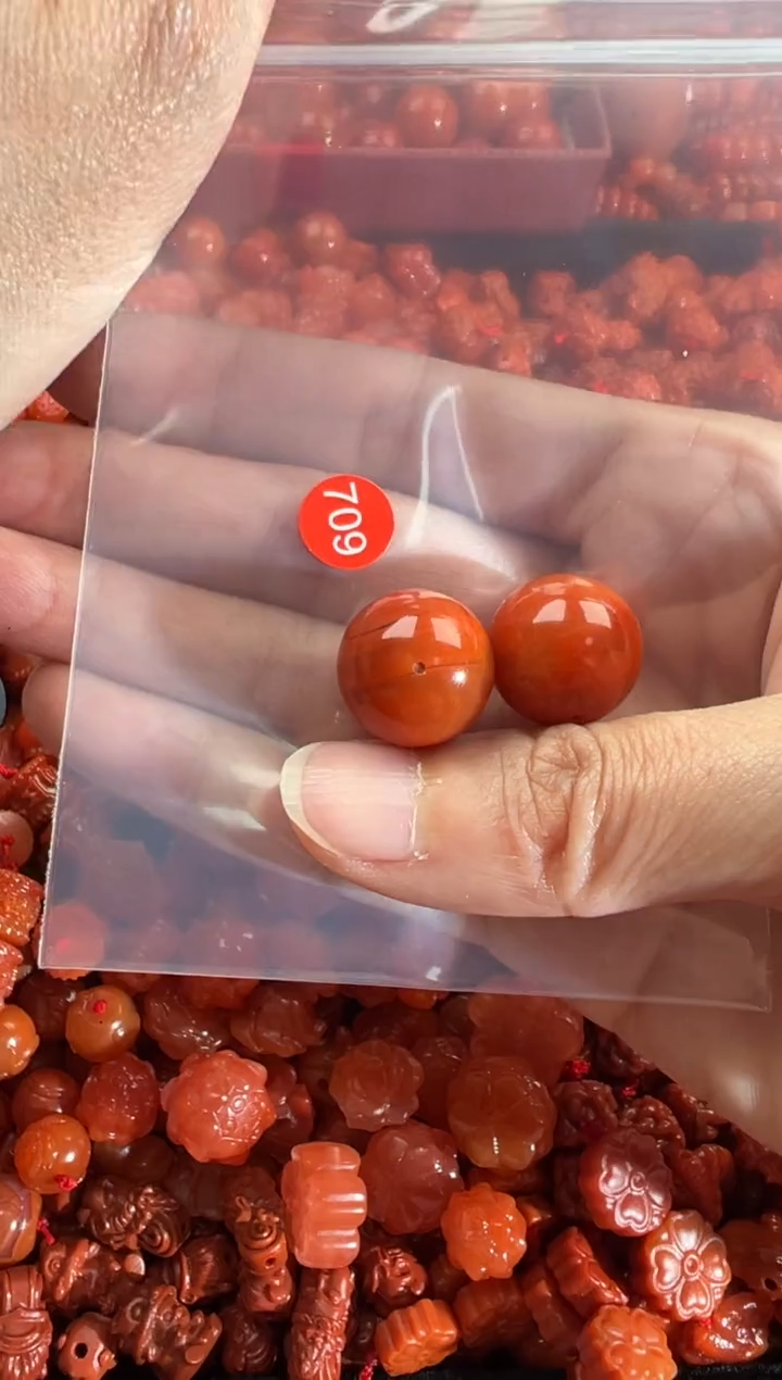 【闪购商品】南红玛瑙未镶嵌颈饰1