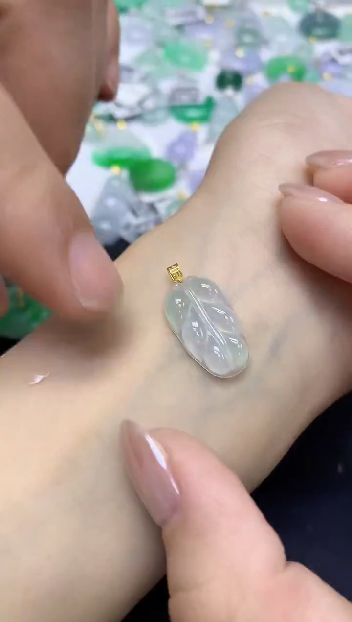 颈饰18K金镶嵌翡翠天然缅甸翡翠A货百元以上9元证书费自理