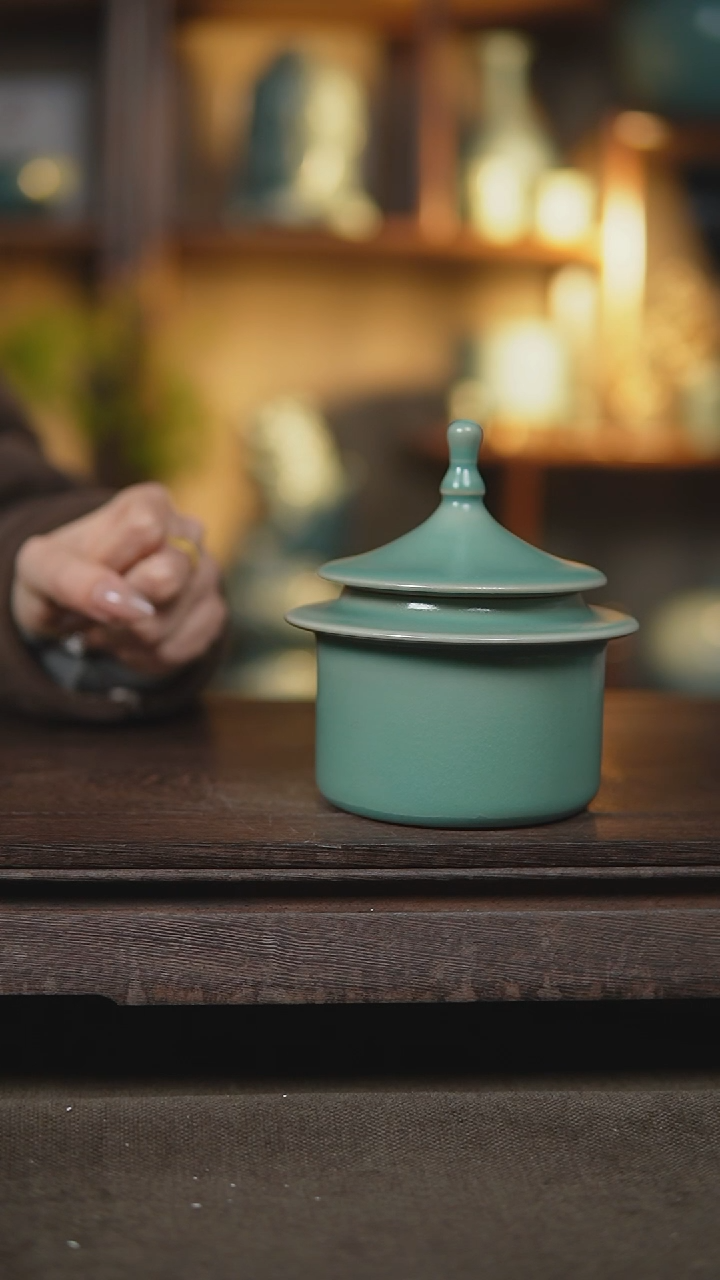 【闪购商品】杯仿古绿釉天坛茶叶罐瑕