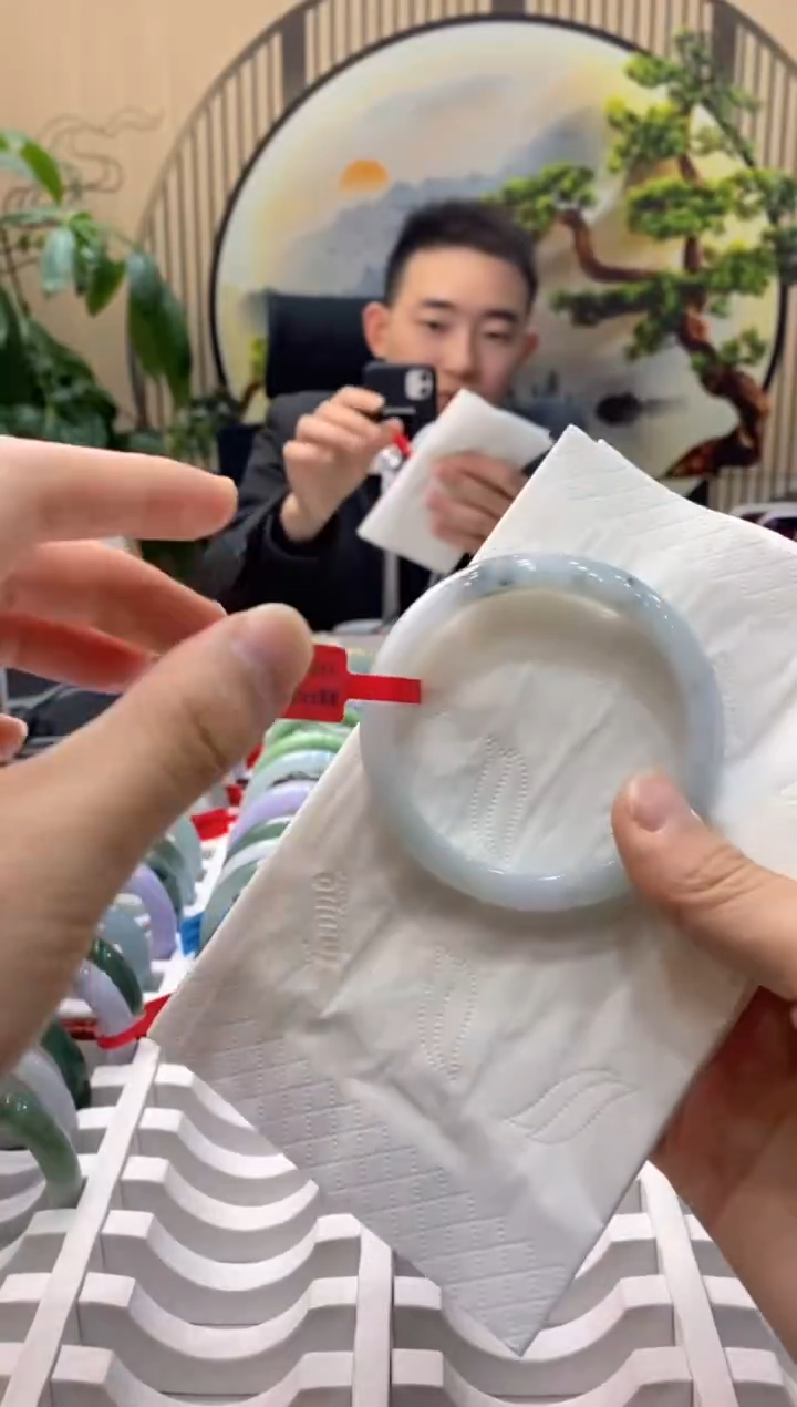 【闪购商品】翡翠手镯未镶嵌000009297