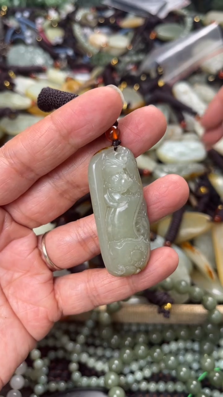 【闪购商品】和田玉颈饰未镶嵌多样性发货没有证书拍一发一有瑕