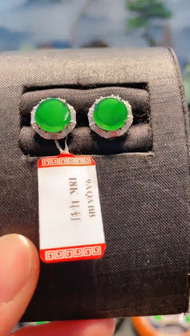 【闪购商品】翡翠颈饰18K金镶嵌A32耳钉