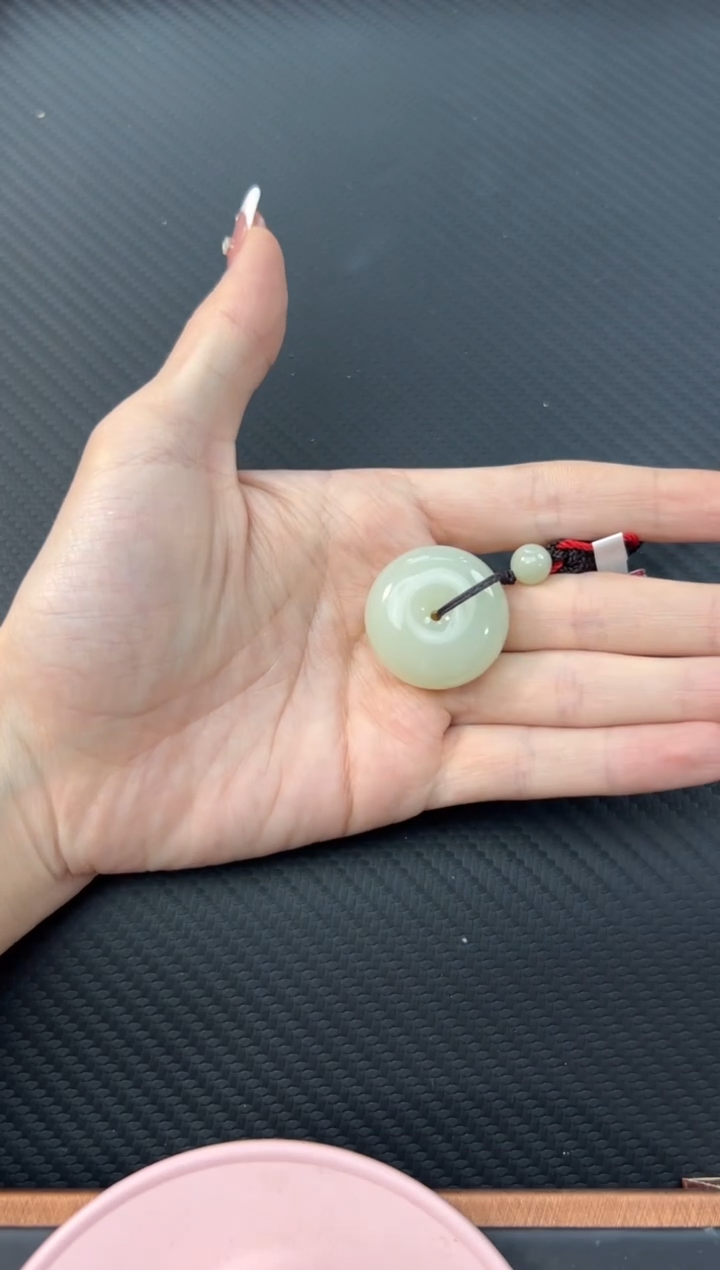 【闪购商品】和田玉吊坠(赠链)未镶嵌若羌微色差平安扣