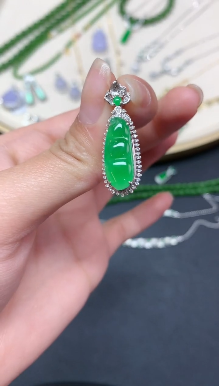 【闪购商品】翡翠吊坠(不含链)18K金镶嵌吊坠A92|5980