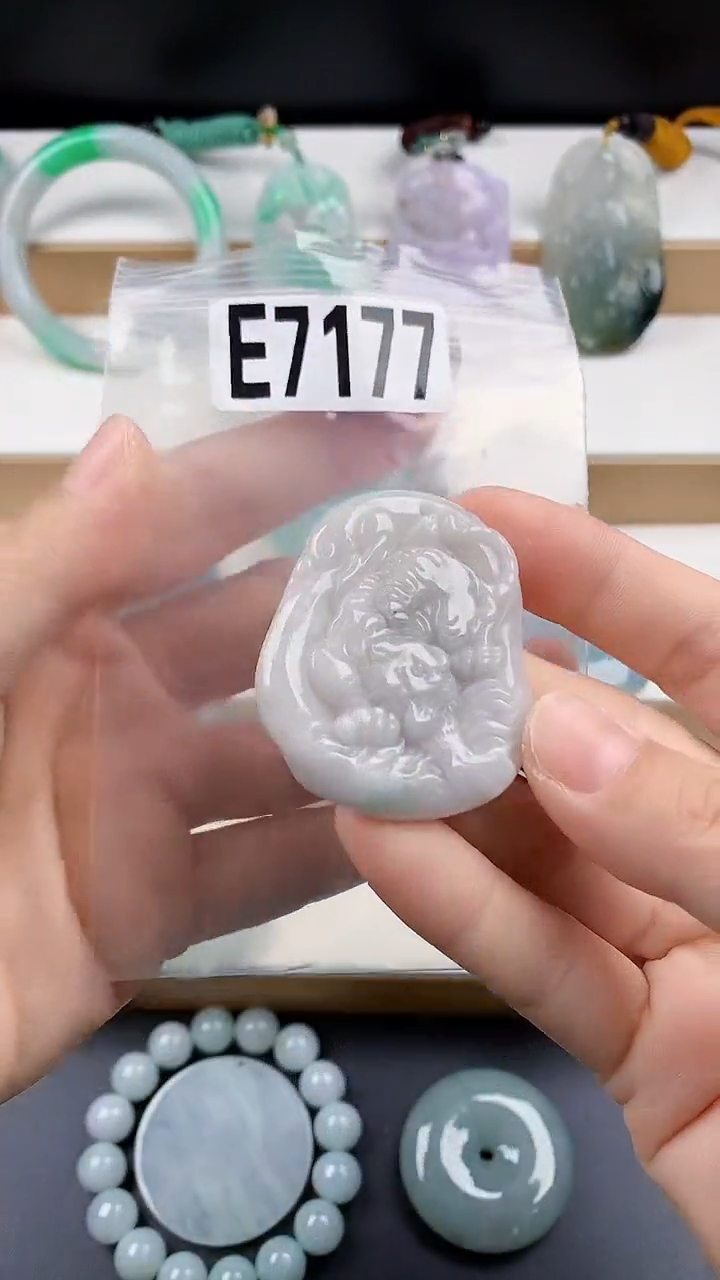 颈饰未镶嵌翡翠天然翡翠吊坠挂件