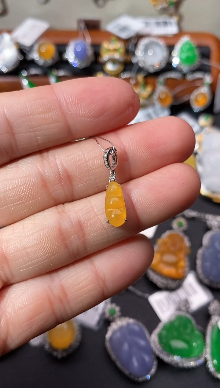 【闪购商品】翡翠吊坠(不含链)18K金镶嵌吊坠