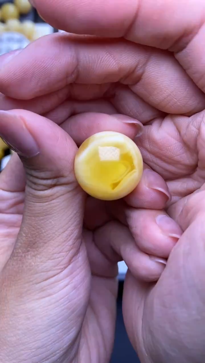 裸石琥珀未镶嵌20.7mm+大小姐珠宝122