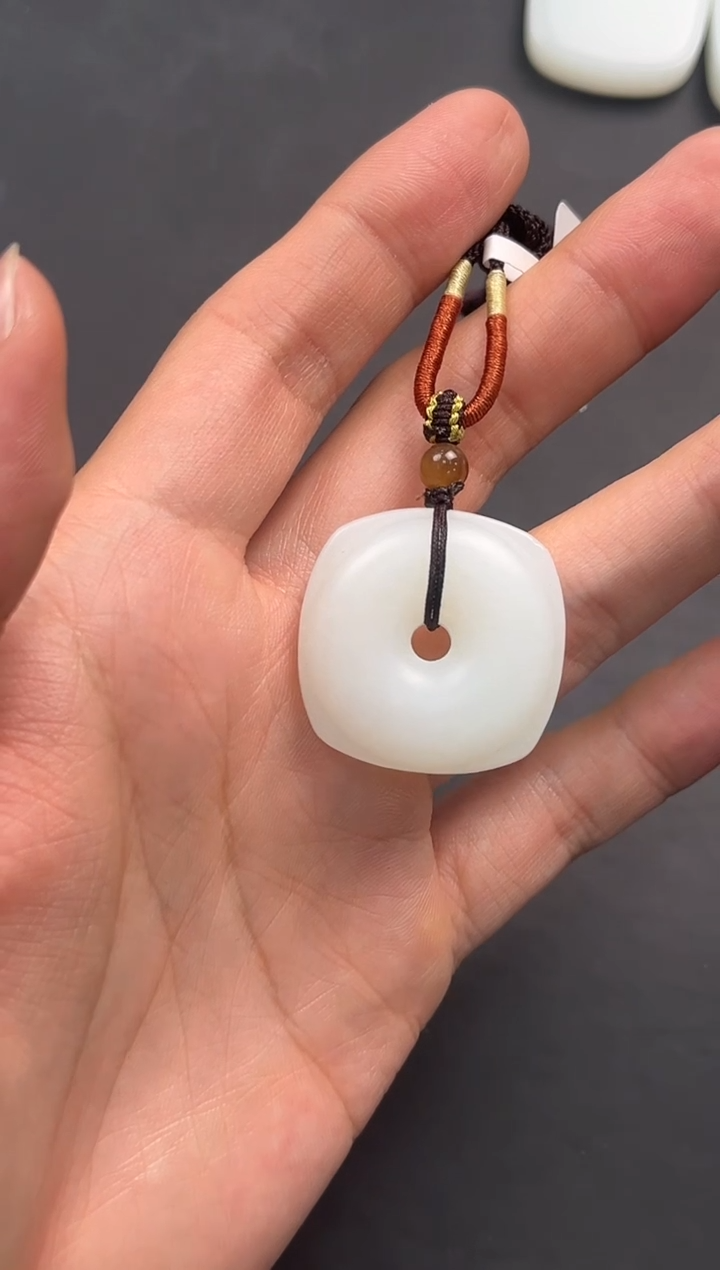 未镶嵌手串和田玉且末天泰白玉方扣微色差