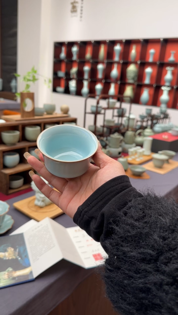 【闪购商品】李廷怀老师亲签款马蹄天青色主人杯