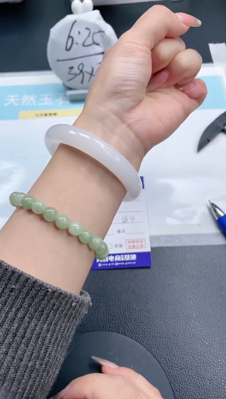 【闪购商品】石英质玉手镯未镶嵌17S4-58