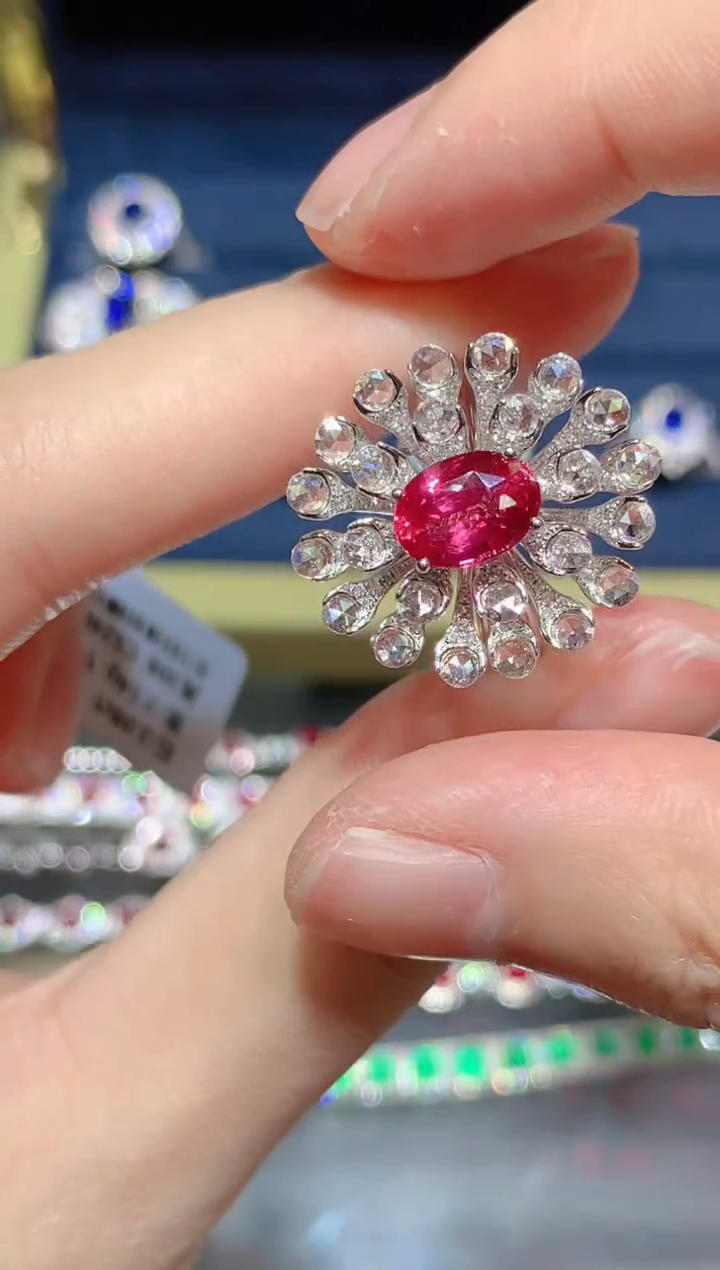 【闪购商品】彩色蓝宝石戒指18K金镶嵌2.08CT  无烧粉蓝宝