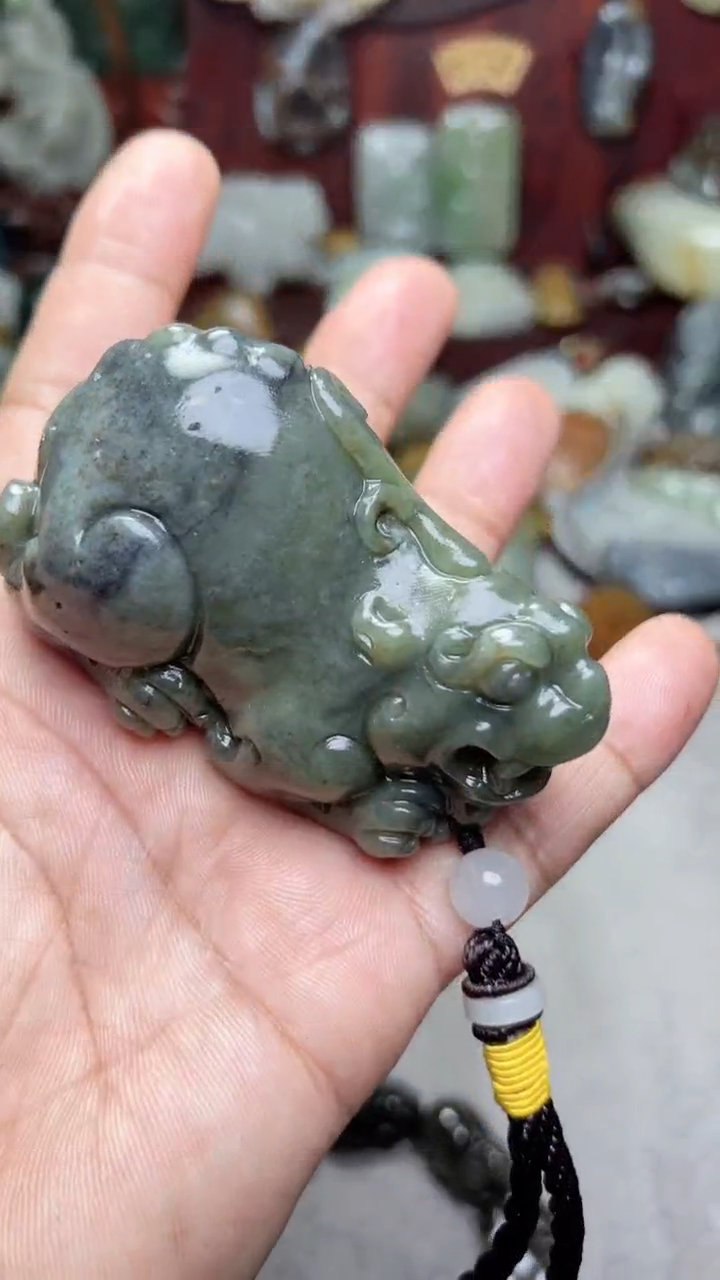 和田玉未镶嵌把件-