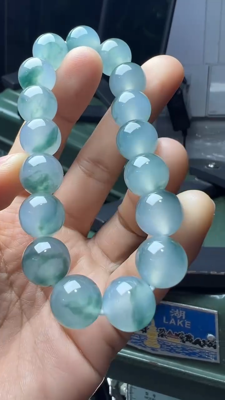 未镶嵌手串翡翠上****)缅甸翡翠A货卡12左右