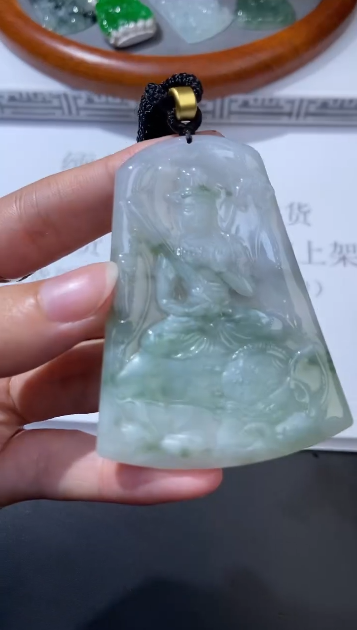 未镶嵌挂件翡翠376671    多人 