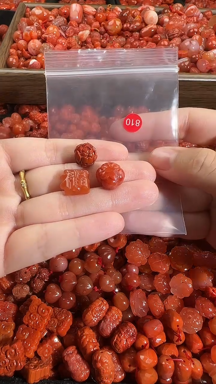 颈饰未镶嵌南红玛瑙1