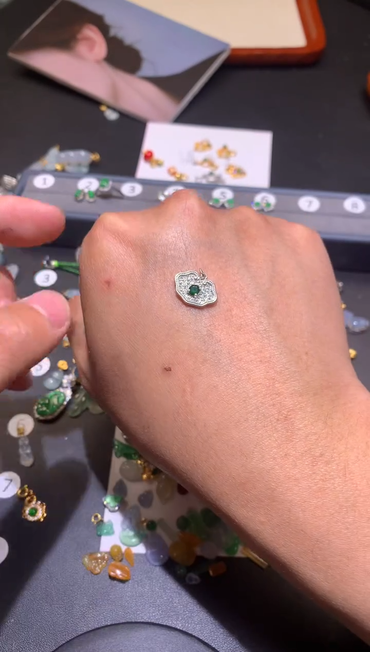 【闪购商品】翡翠吊坠(不含链)银S925镶嵌1