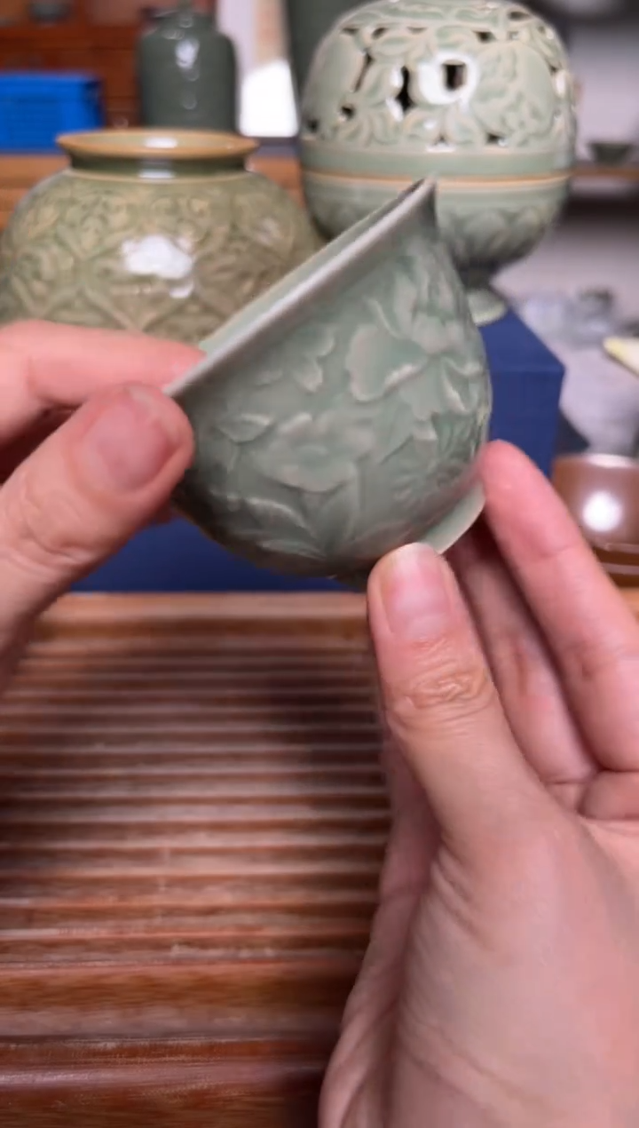 【闪购商品】其他青瓷百花铃铛杯 微瑕福利