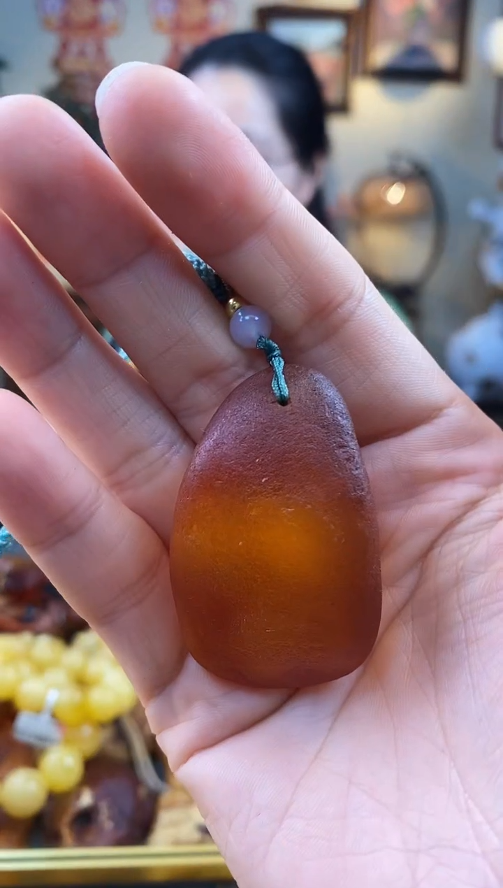 未镶嵌琥珀颈饰吊坠