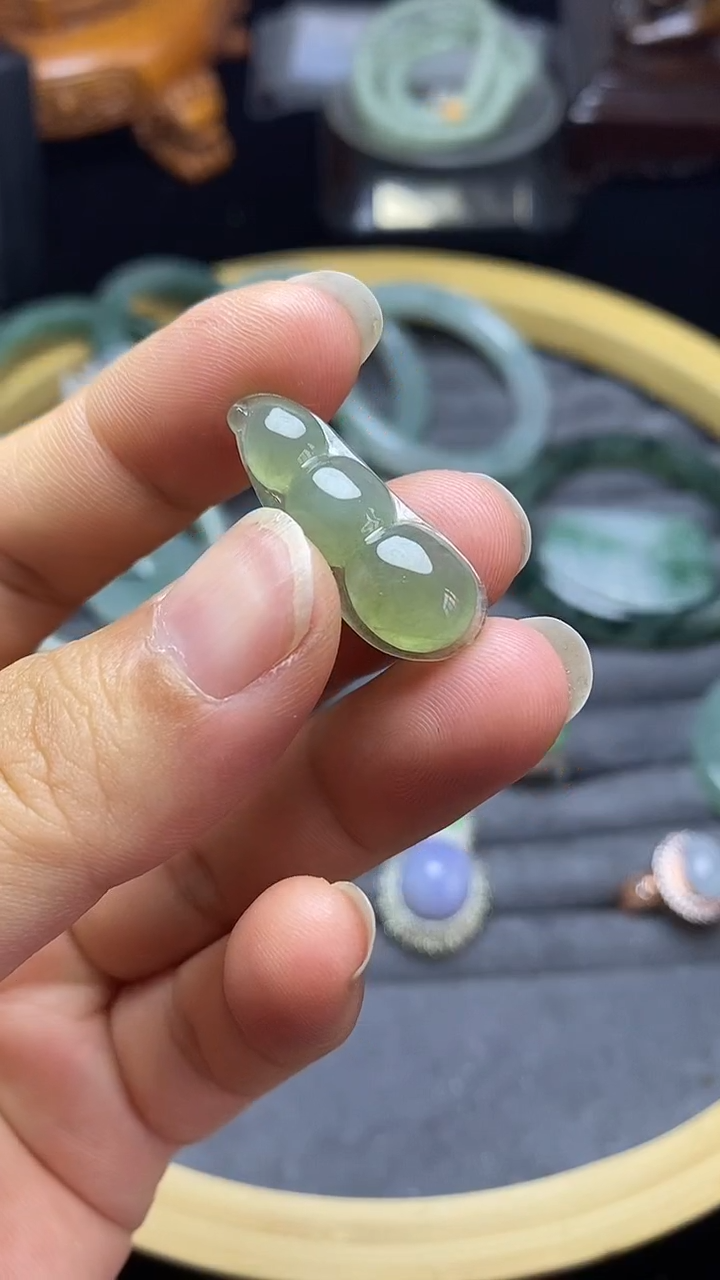 定制翡翠未镶嵌豆子