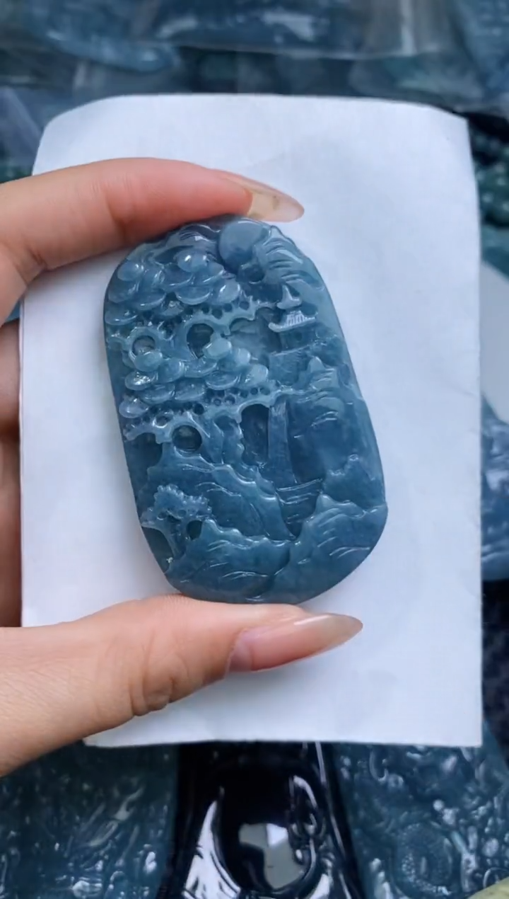 【闪购商品】翡翠颈饰未镶嵌           