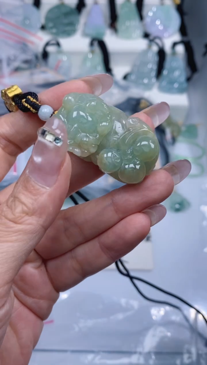 颈饰未镶嵌翡翠吊坠