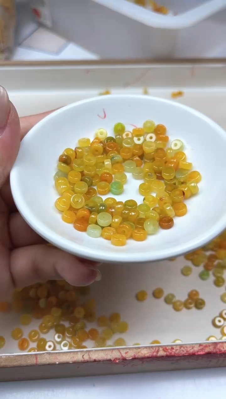 手饰翡翠未镶嵌D629 黄翡算盘3*6mm20个9.9元