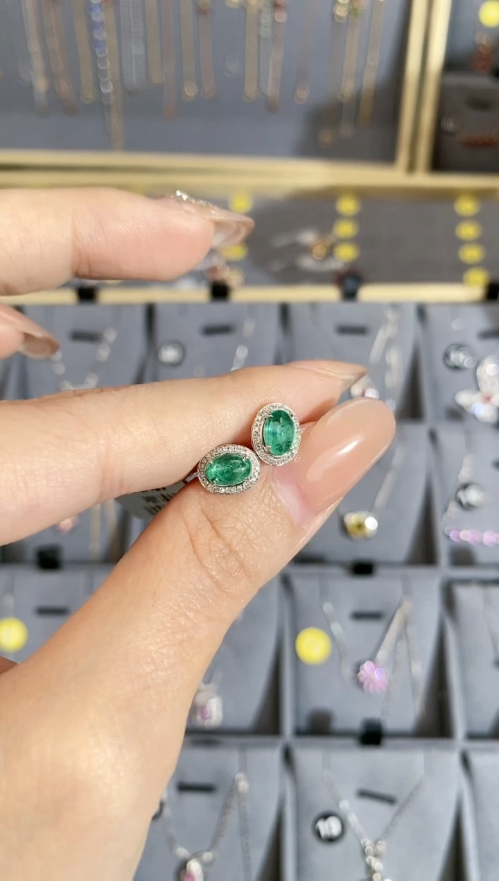 【闪购商品】祖母绿耳饰18K金镶嵌耳钉