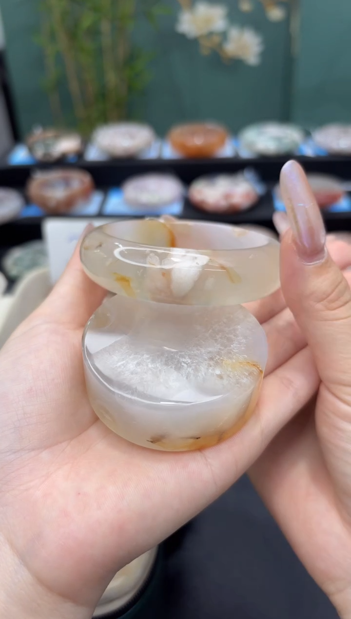 【闪购商品】石英质玉未镶嵌手镯C545(58圈赠送镯心)