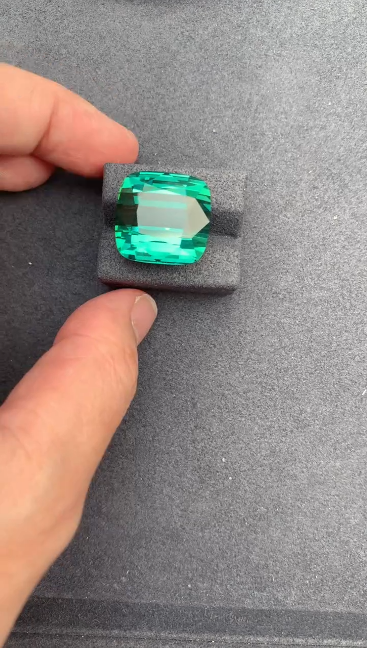 【闪购商品】碧玺裸石未镶嵌34ct拉贡碧玺