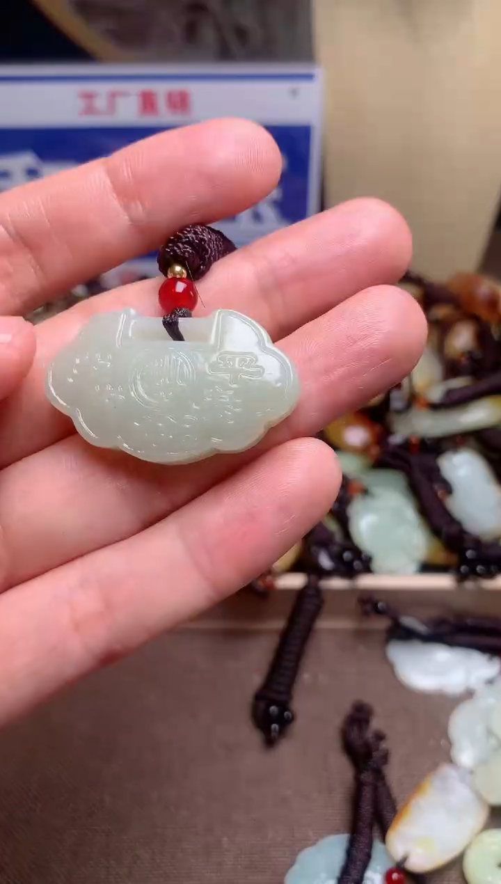 【闪购商品】和田玉颈饰未镶嵌1