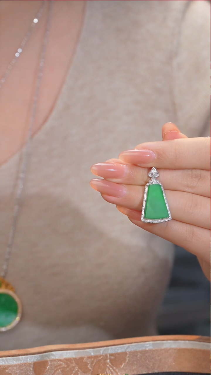 【闪购商品】翡翠吊坠(不含链)18K金镶嵌@@N7407