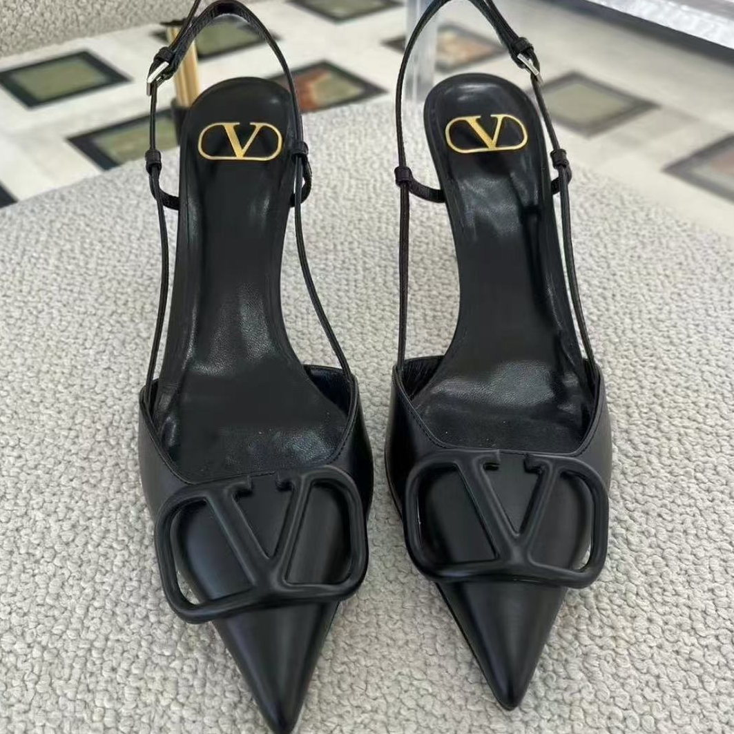 未使用 Valentino/华伦天奴 黑色尖头高跟凉鞋 36.5