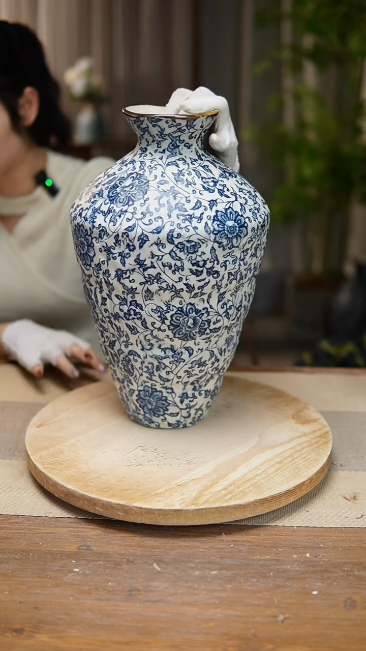 【闪购商品】陶瓷花器青花瓷缠枝莲高脚