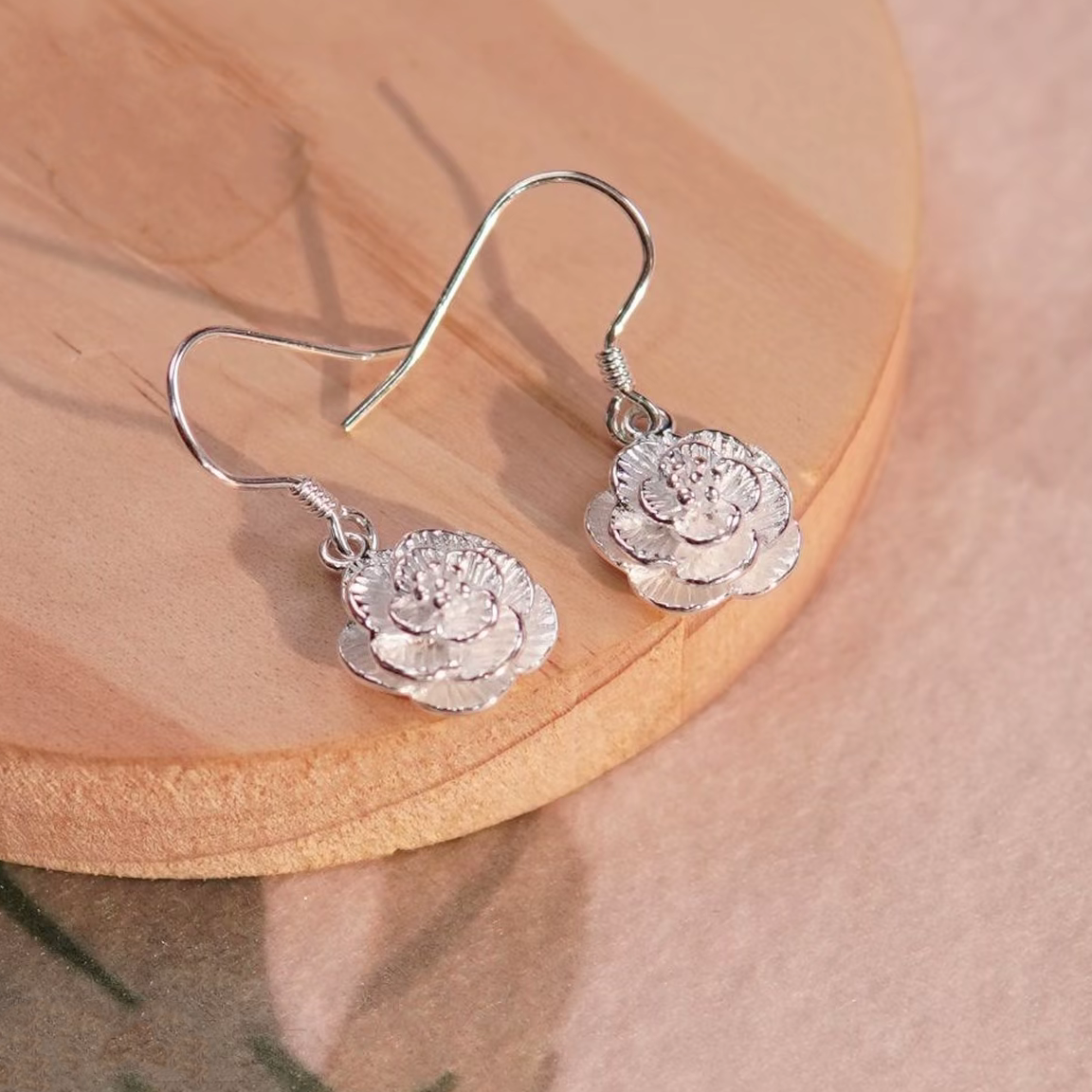 通体999银优雅精美仿生玫瑰花弯钩高档耳坠