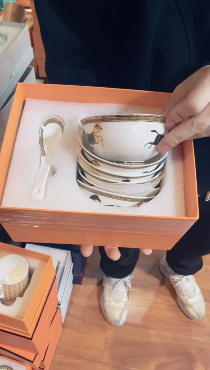 【闪购商品】杯鸿辉家品牌瓷器，京东包邮！