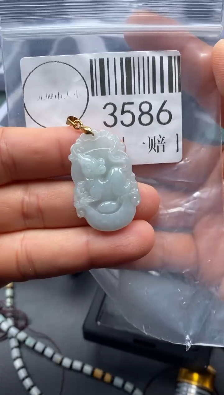 吊坠(不含链)未镶嵌翡翠3586