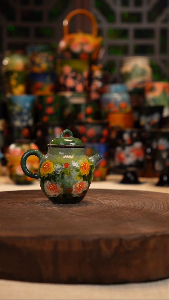 油画   釉下彩   壶