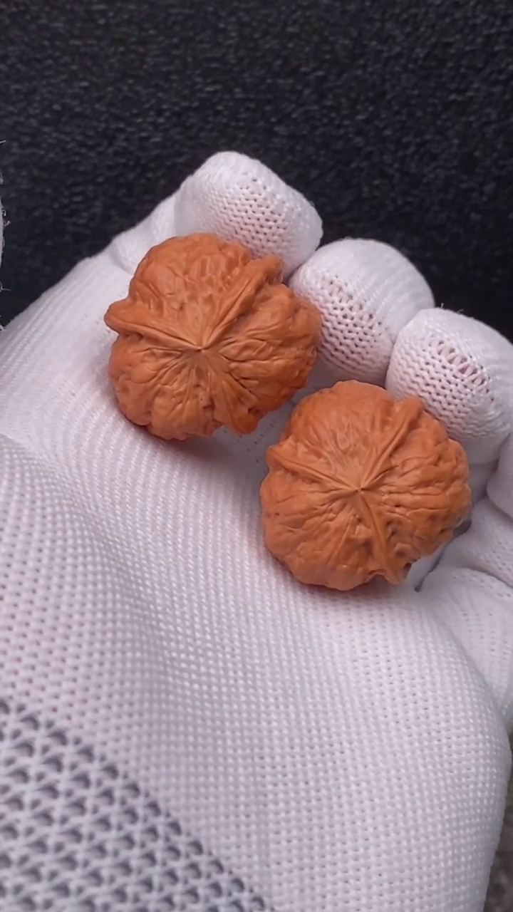 【闪购商品】文玩核桃把件铁三棱