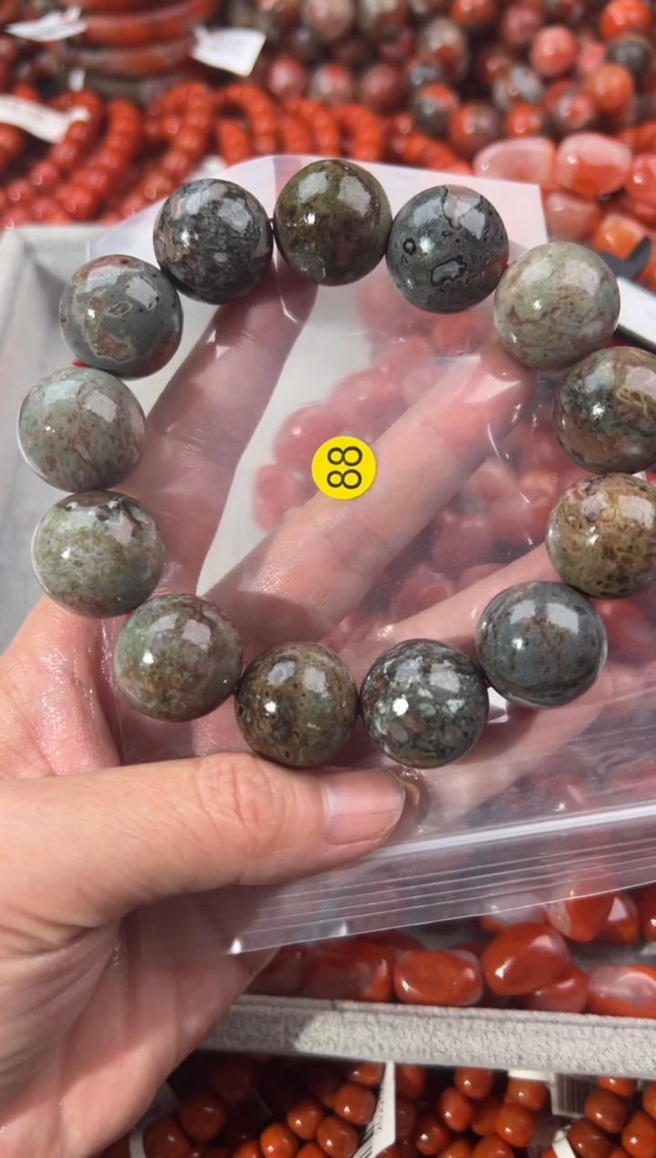 南红玛瑙手串未镶嵌19+