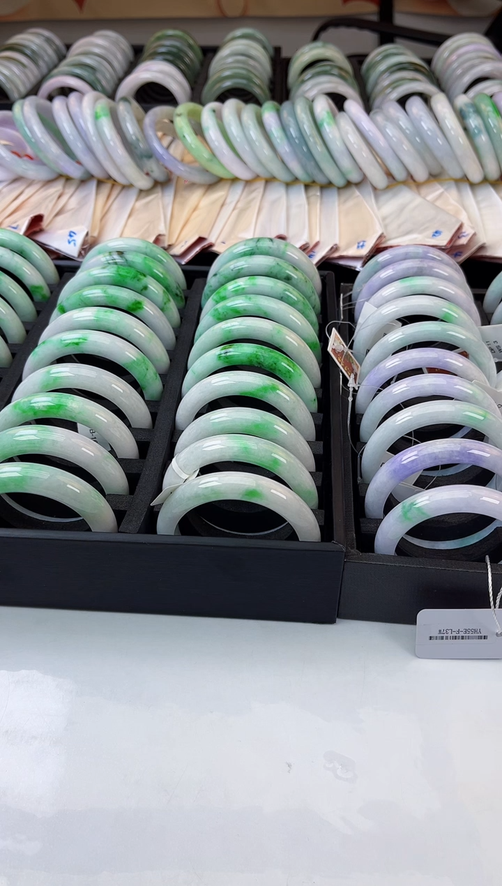 【闪购商品】翡翠手镯未镶嵌翡翠1