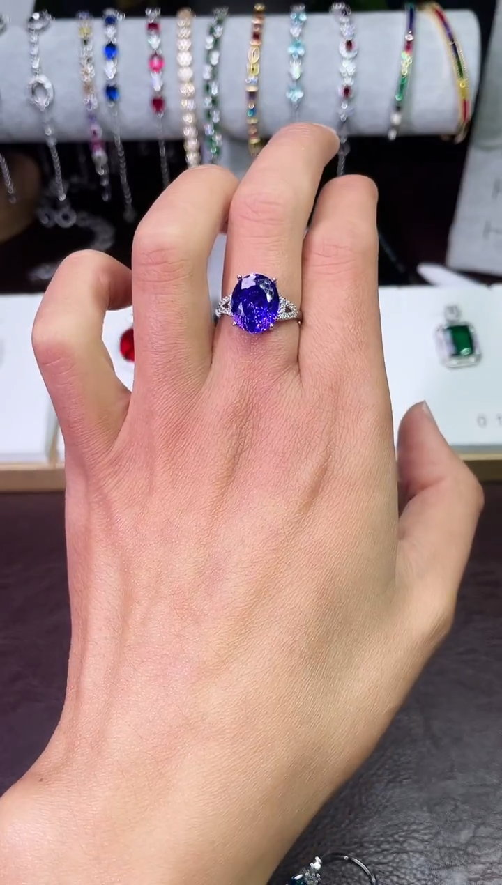 足铂镶嵌合成（培育）蓝宝石戒指/指环紫宝戒指