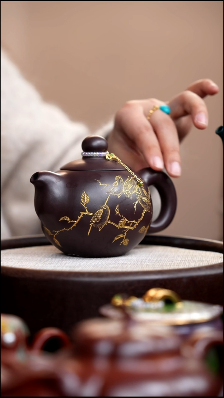 茶壶紫砂紫茄泥福珠刻五子登科 