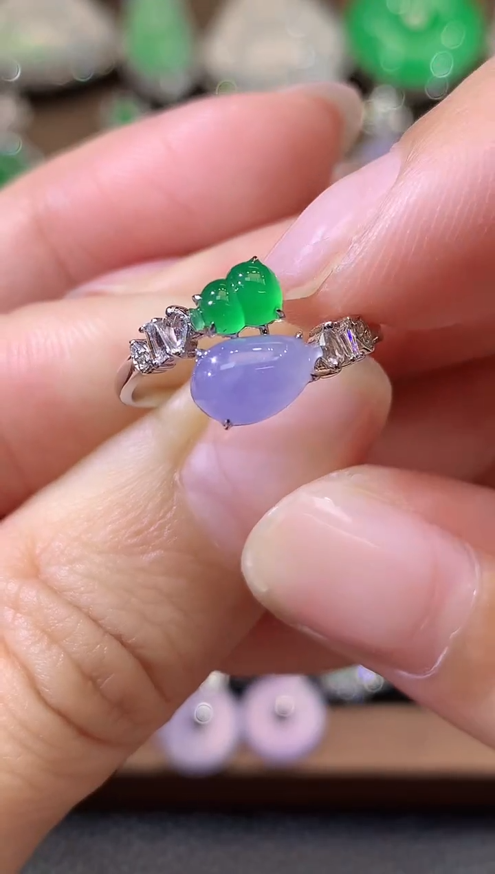 18K金镶嵌戒指翡翠D3 紫货有一定色差