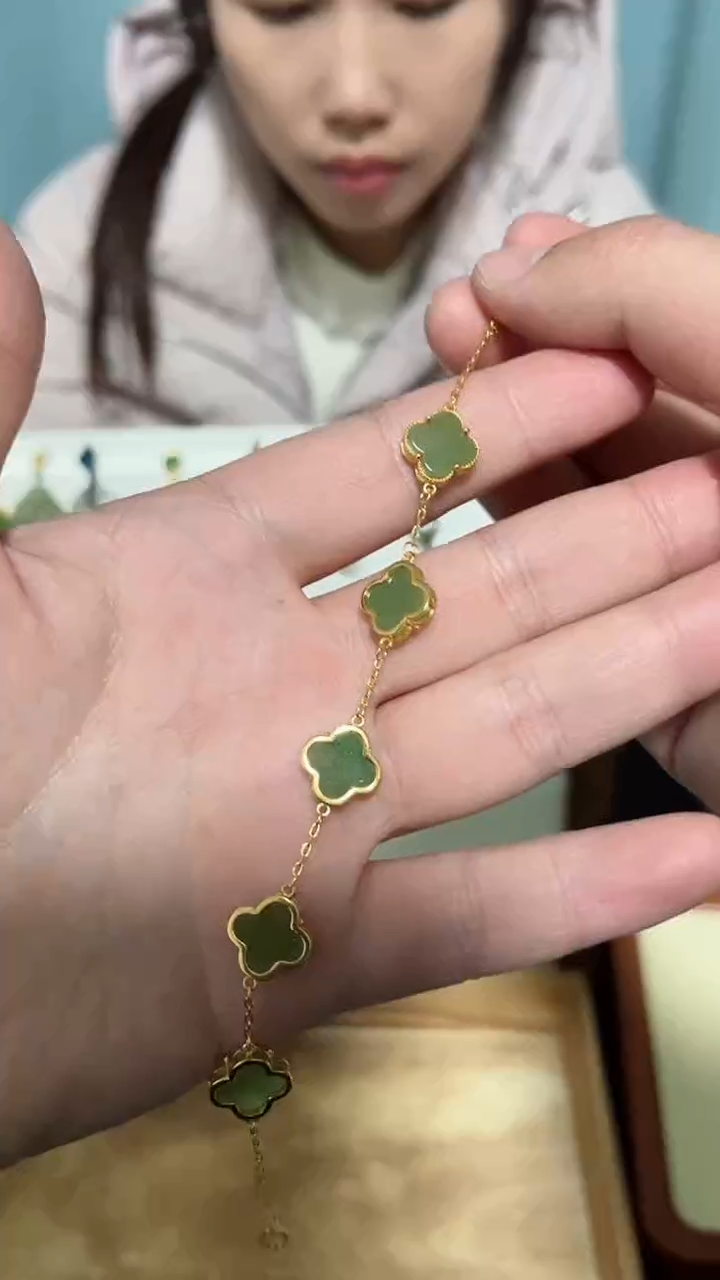 【闪购商品】和田玉手链银S925镶嵌四叶草手链