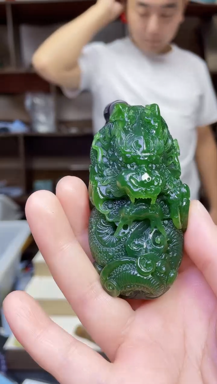 和田玉未镶嵌颈饰1