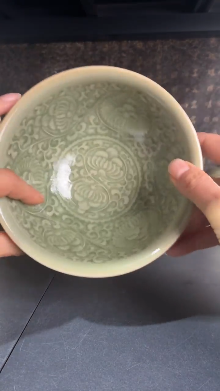 耀州窑仰山团聚碗微瑕