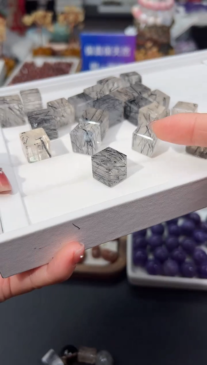 【闪购商品】水晶颈饰未镶嵌30a多样性发其一/2.13/1个