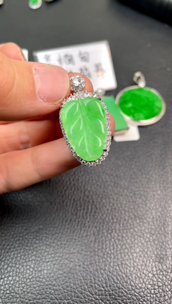 【闪购商品】翡翠吊坠(不含链)银S925镶嵌吊坠