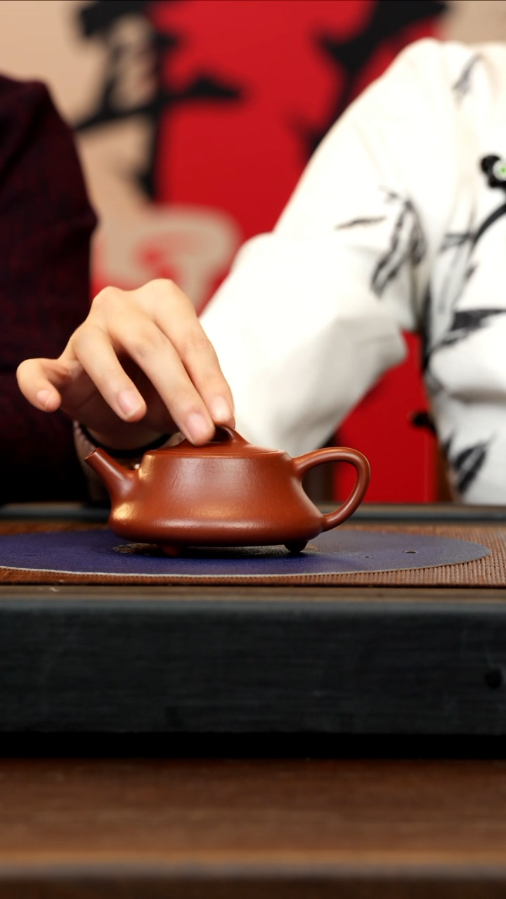 【闪购商品】紫砂茶壶LHQ 红泥 石瓢 200cc