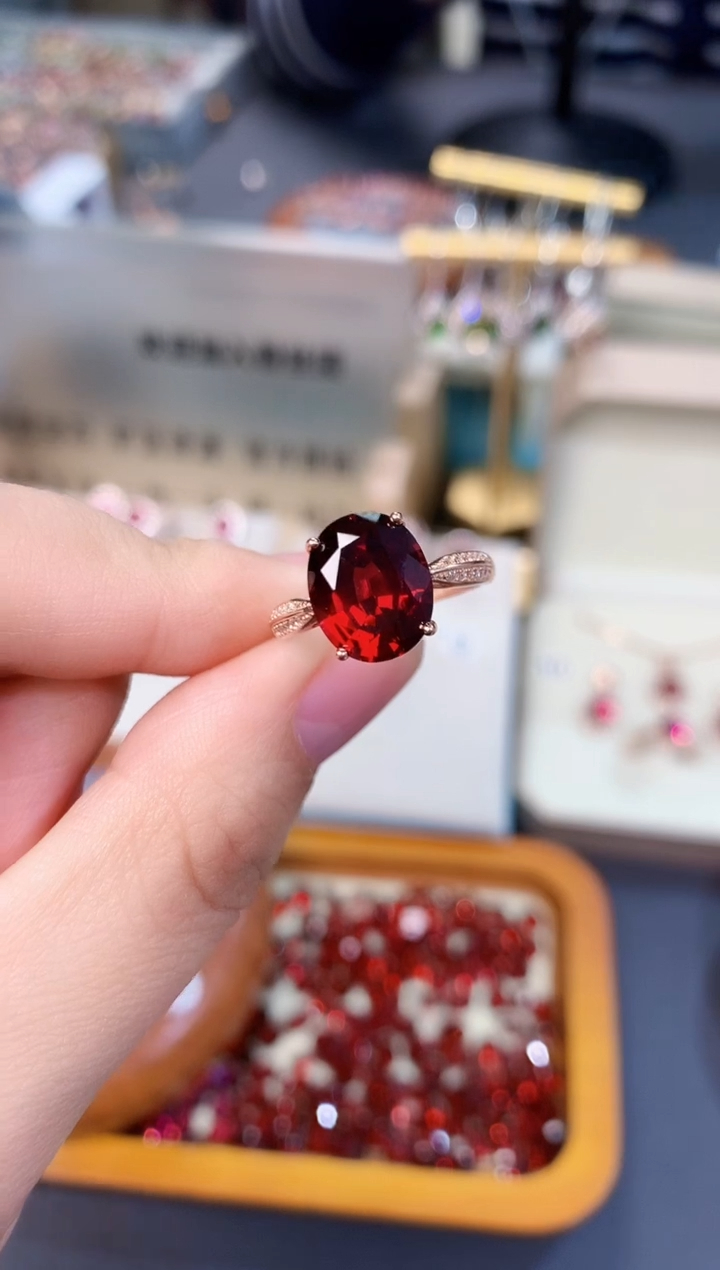 【闪购商品】石榴石戒指银S925镶嵌天然9*11